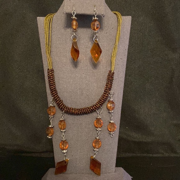 Acrylic dangling necklace with hunter green, orange & silver & matching earrings - Picture 1 of 10